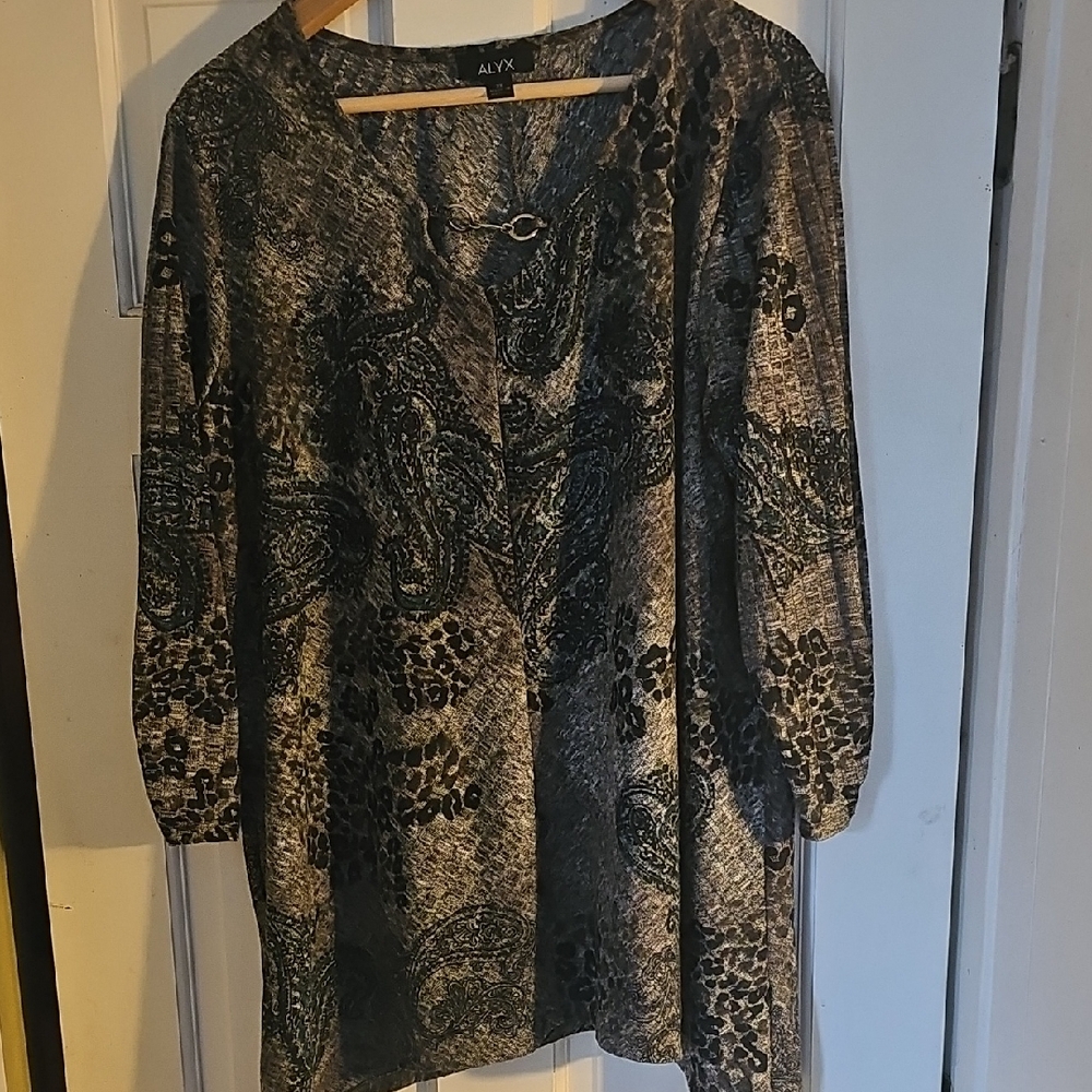 Alya Black 3/4 Sleeve Boxy Blouse
